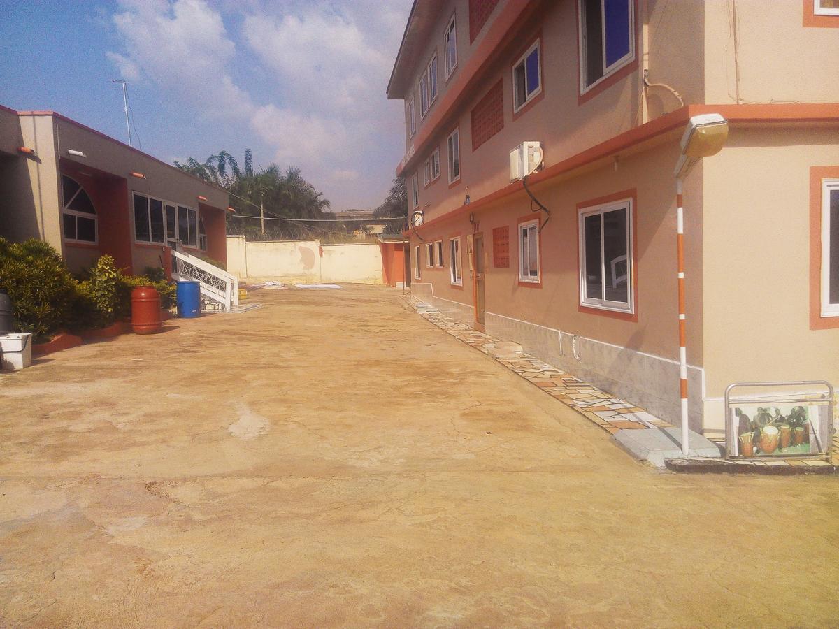 Open Space Hotel Kumasi Ngoại thất bức ảnh