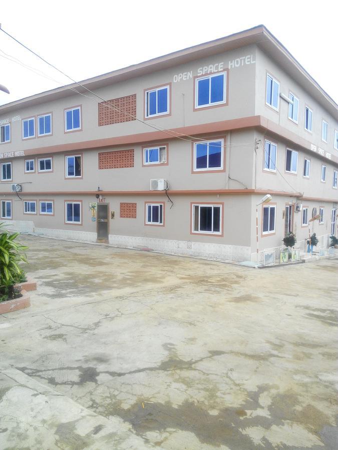 Open Space Hotel Kumasi Ngoại thất bức ảnh