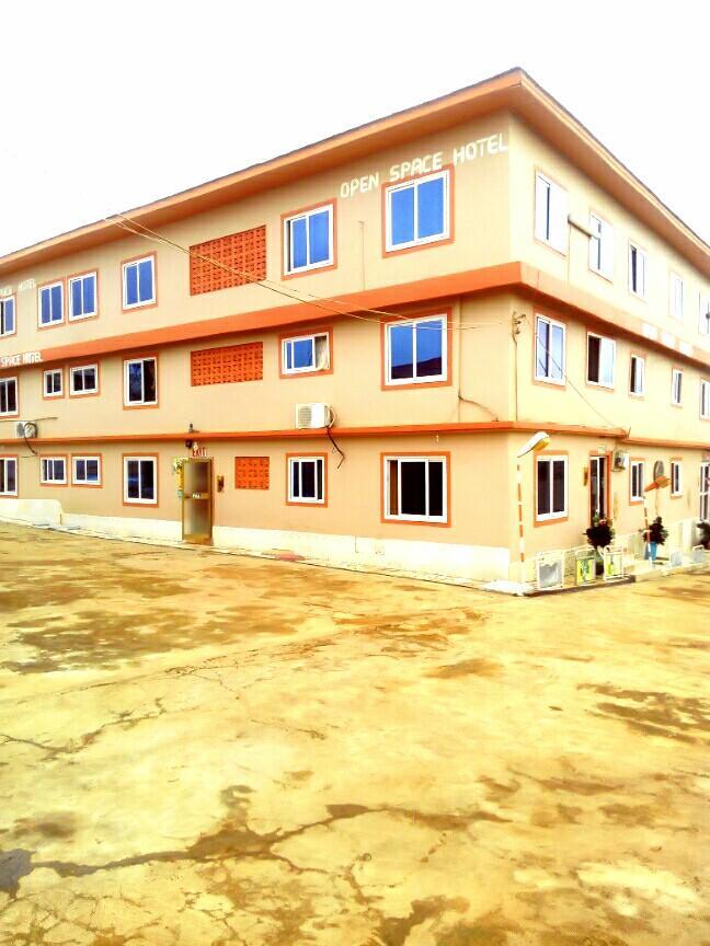 Open Space Hotel Kumasi Ngoại thất bức ảnh